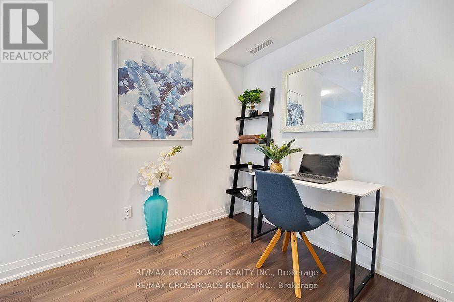 1910 - 20 Meadowglen Place, Toronto, ON