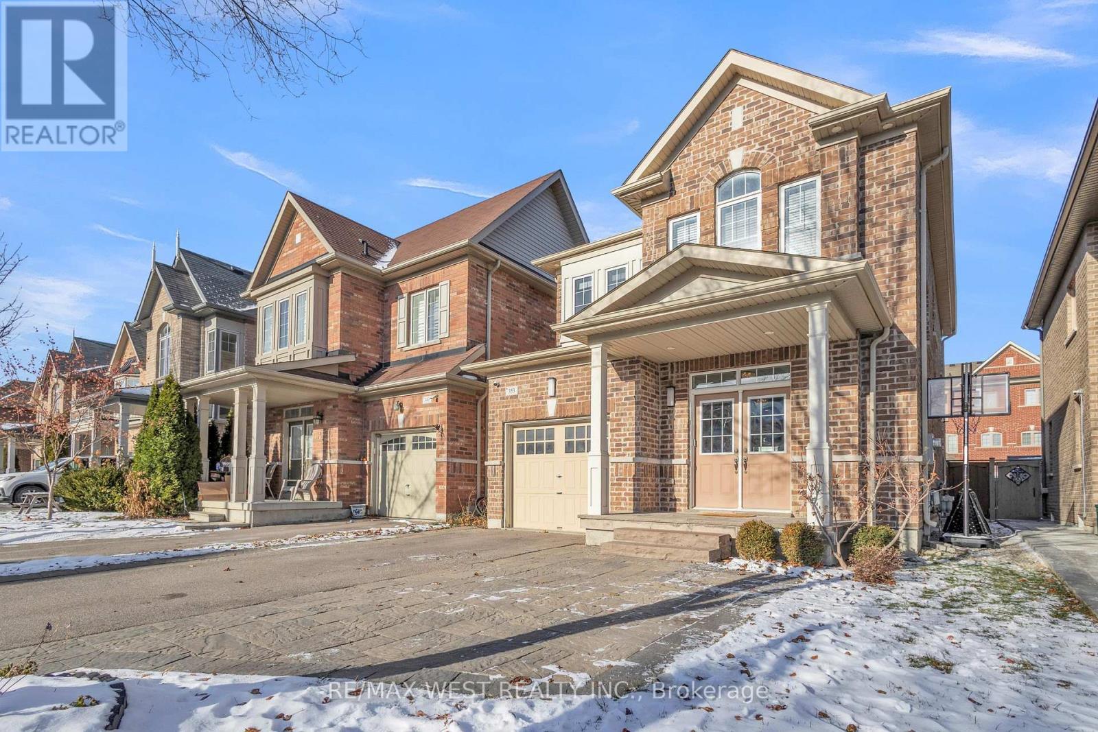 353 Moody Drive, Vaughan, ON - Outdoor With Facade