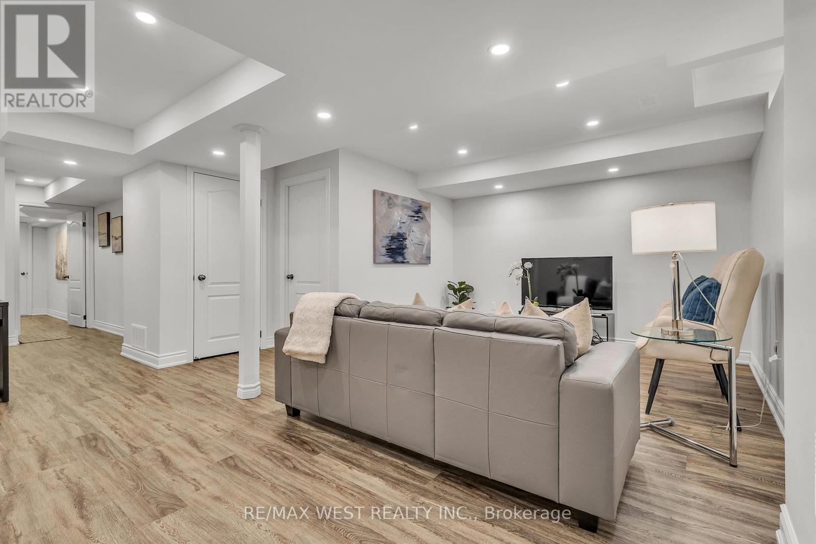 353 Moody Drive, Vaughan, ON - Indoor