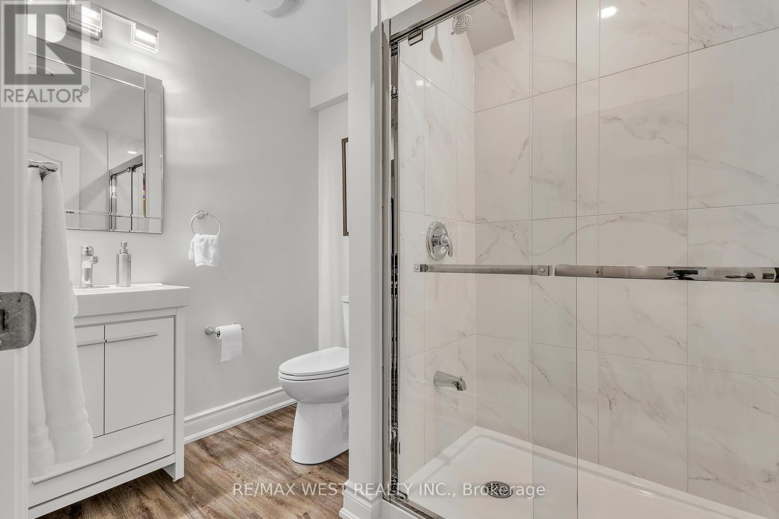 353 Moody Drive, Vaughan, ON - Indoor Photo Showing Bathroom