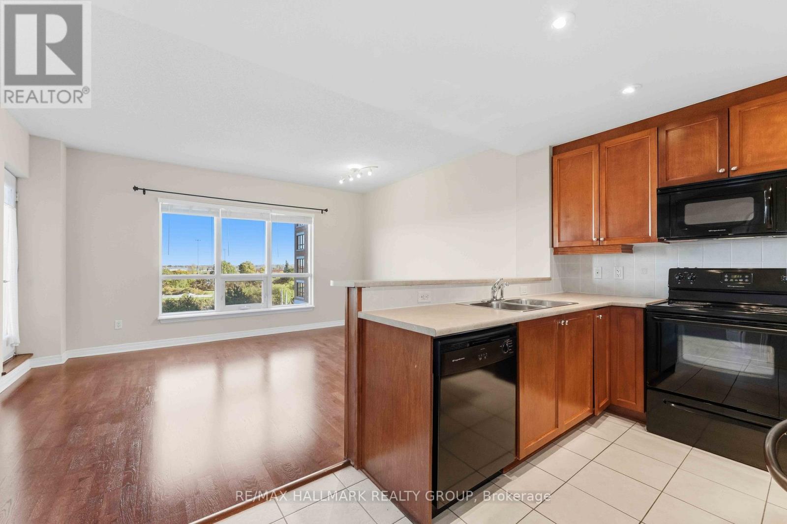 320 - 905 Beauparc Private, Ottawa, ON - Indoor Photo Showing Kitchen With Double Sink