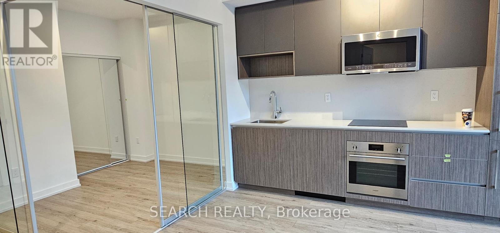 801 The Queensway, Toronto, ON - Indoor Photo Showing Other Room