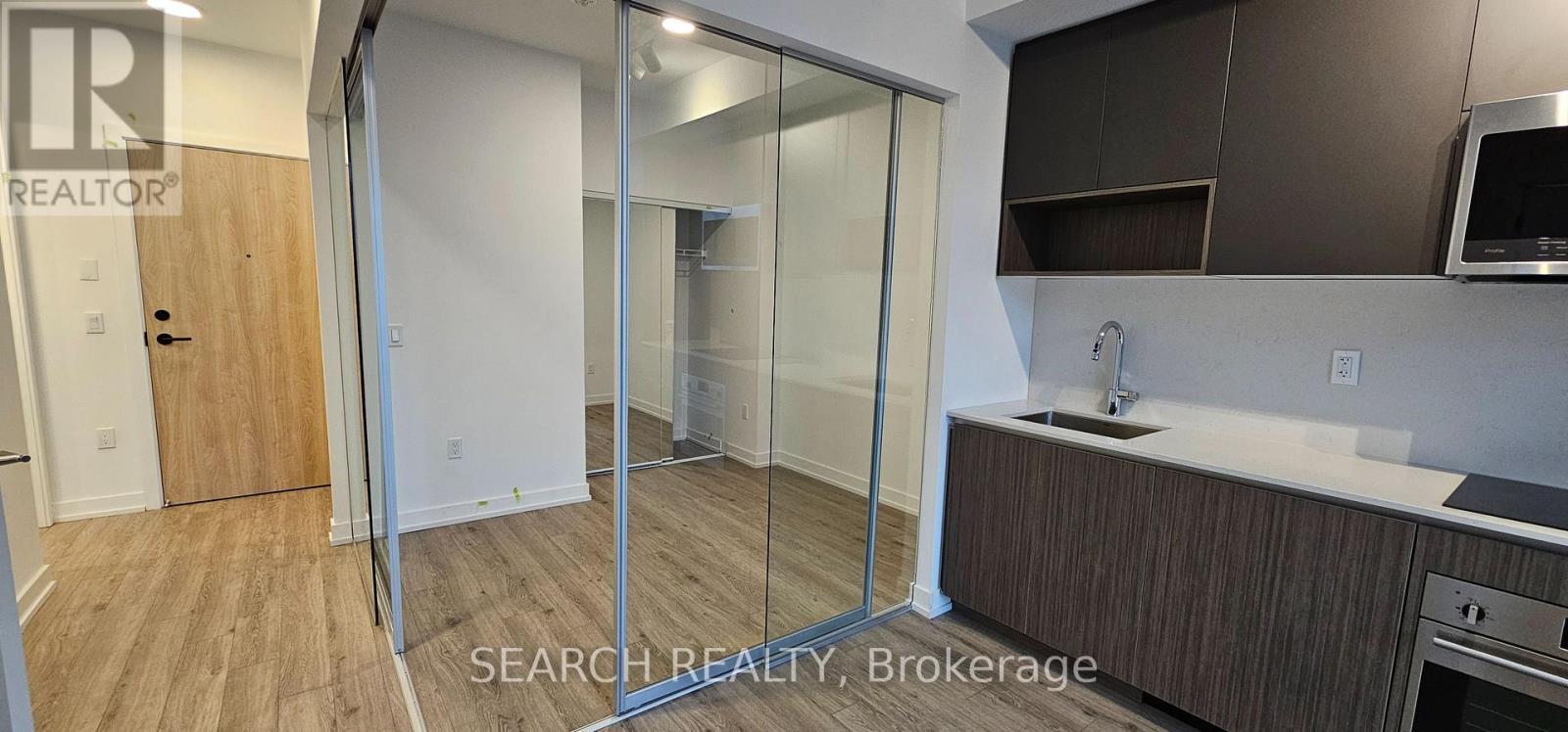 801 The Queensway, Toronto, ON