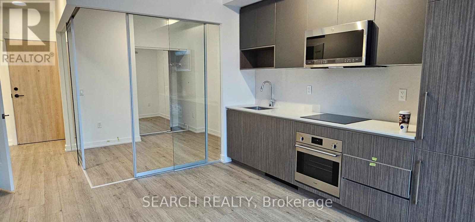 801 The Queensway, Toronto, ON - Indoor Photo Showing Other Room