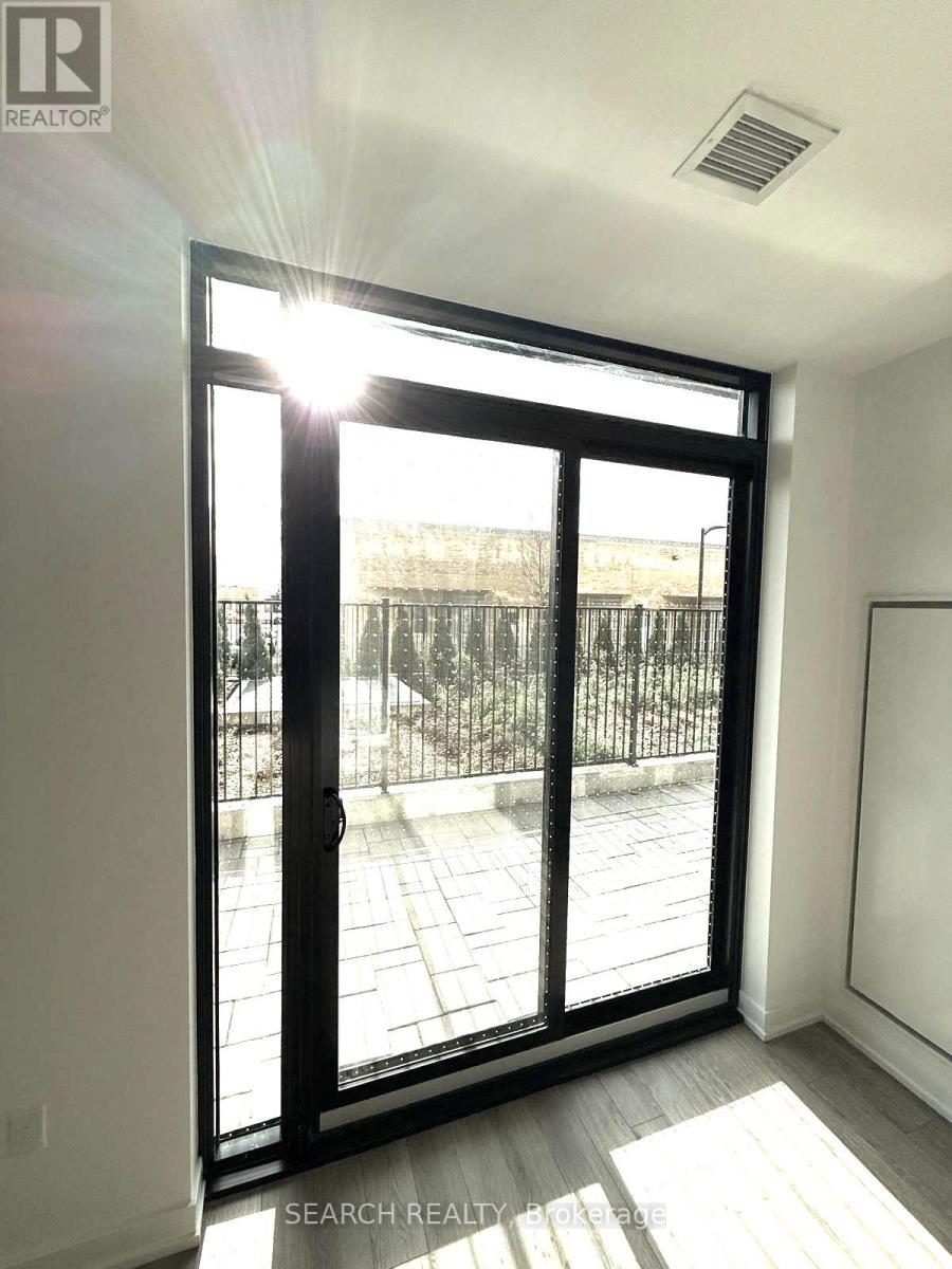 801 The Queensway, Toronto, ON - Indoor Photo Showing Other Room