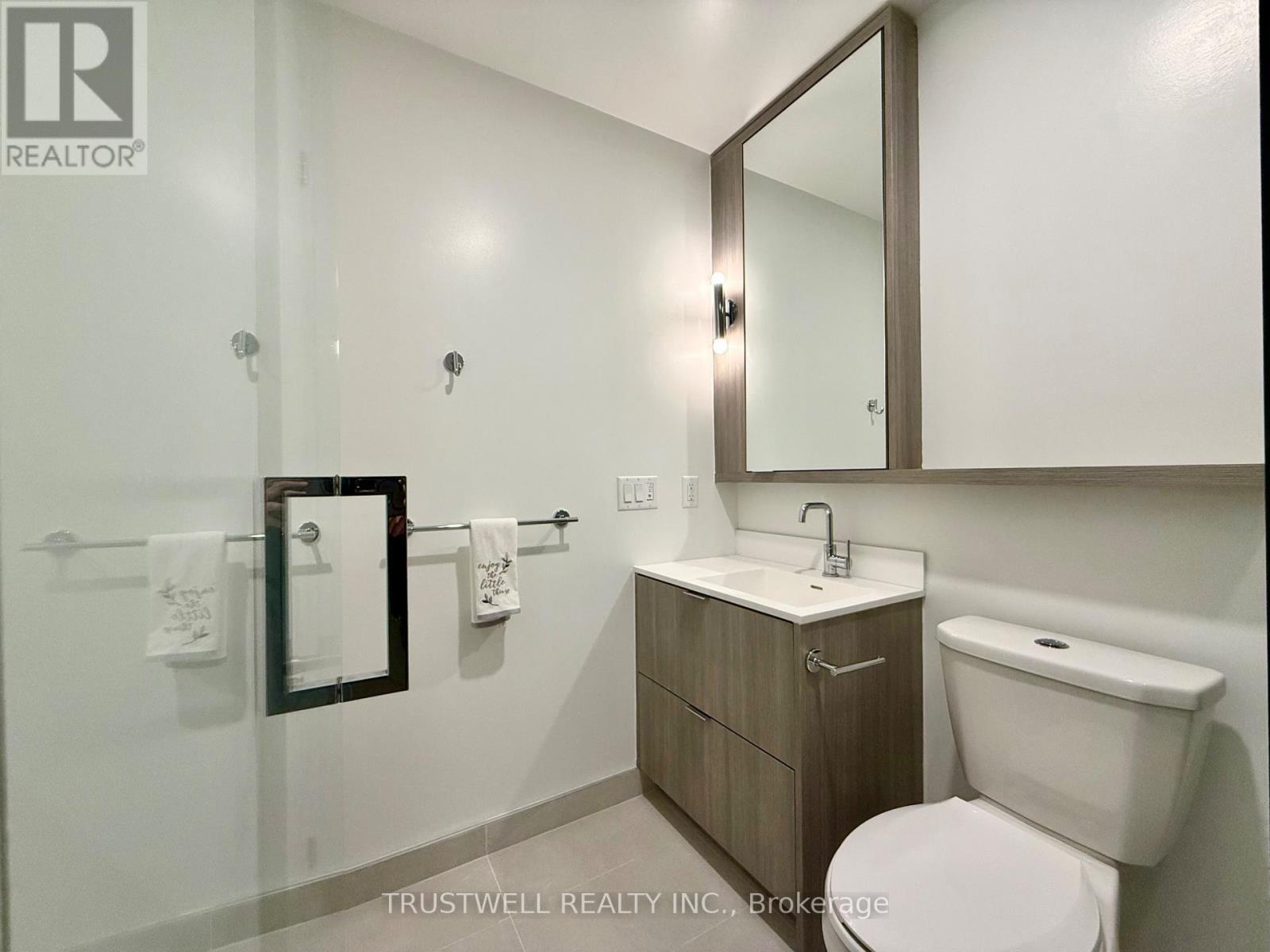 503 - 6 Greenbriar Road, Toronto, ON - Indoor Photo Showing Bathroom