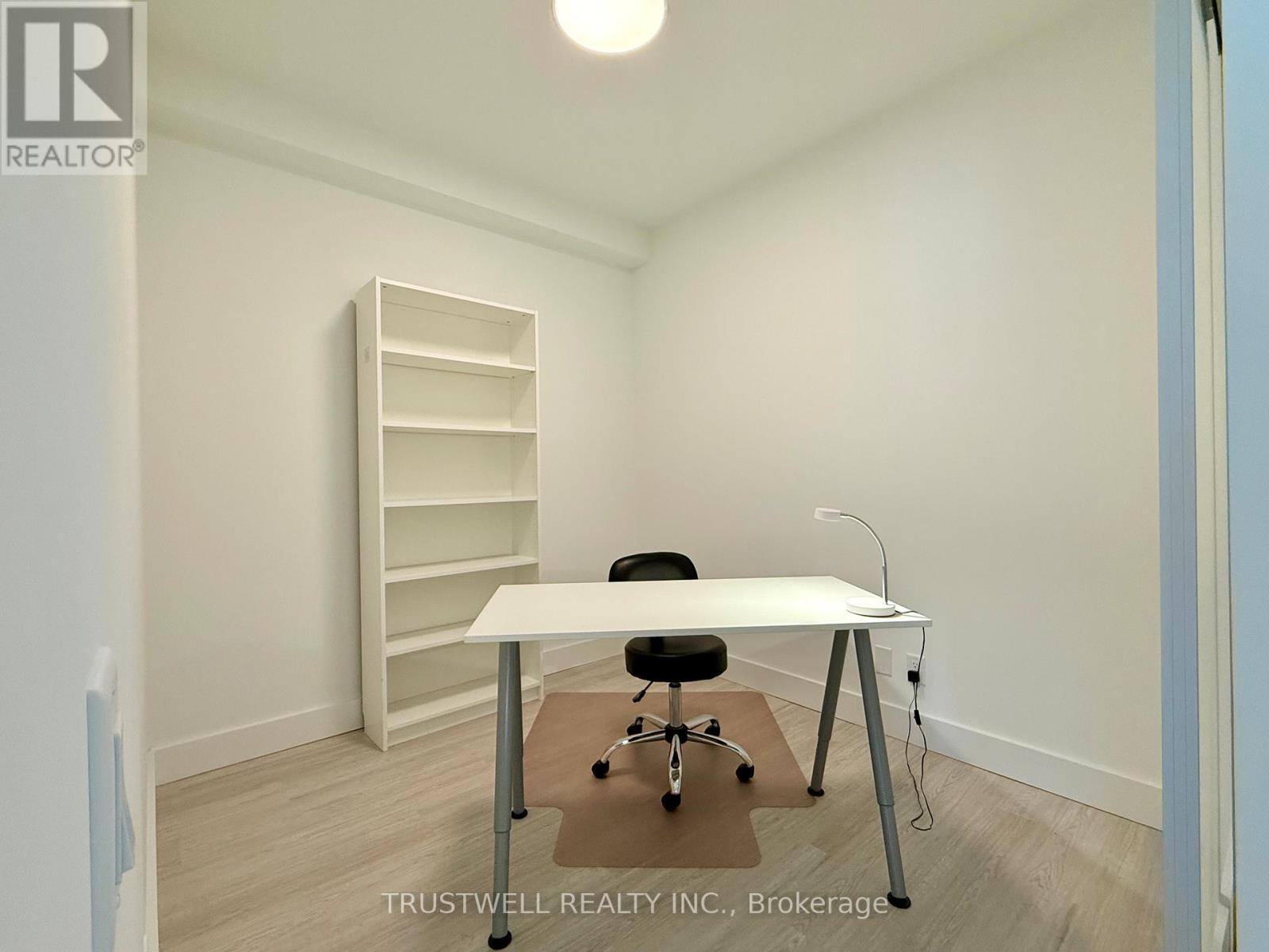 503 - 6 Greenbriar Road, Toronto, ON - Indoor Photo Showing Office