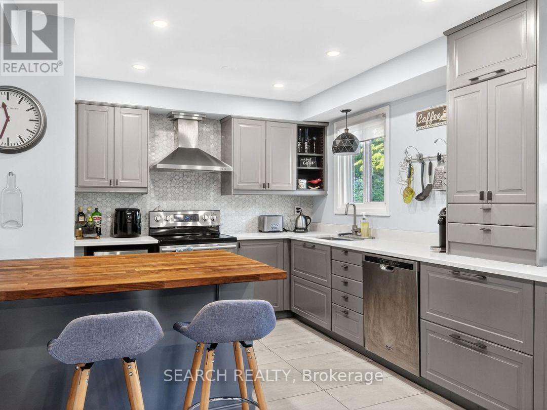 Upper - 27 Hickorynut Drive, Toronto, ON - Indoor Photo Showing Kitchen