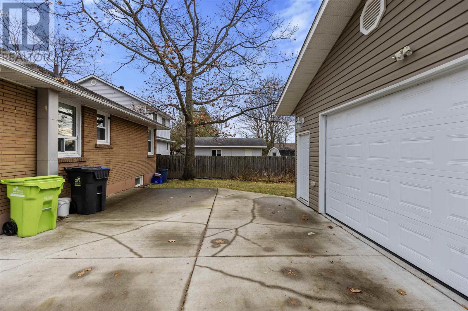 61 Mccrea St, Sault Ste. Marie, ON