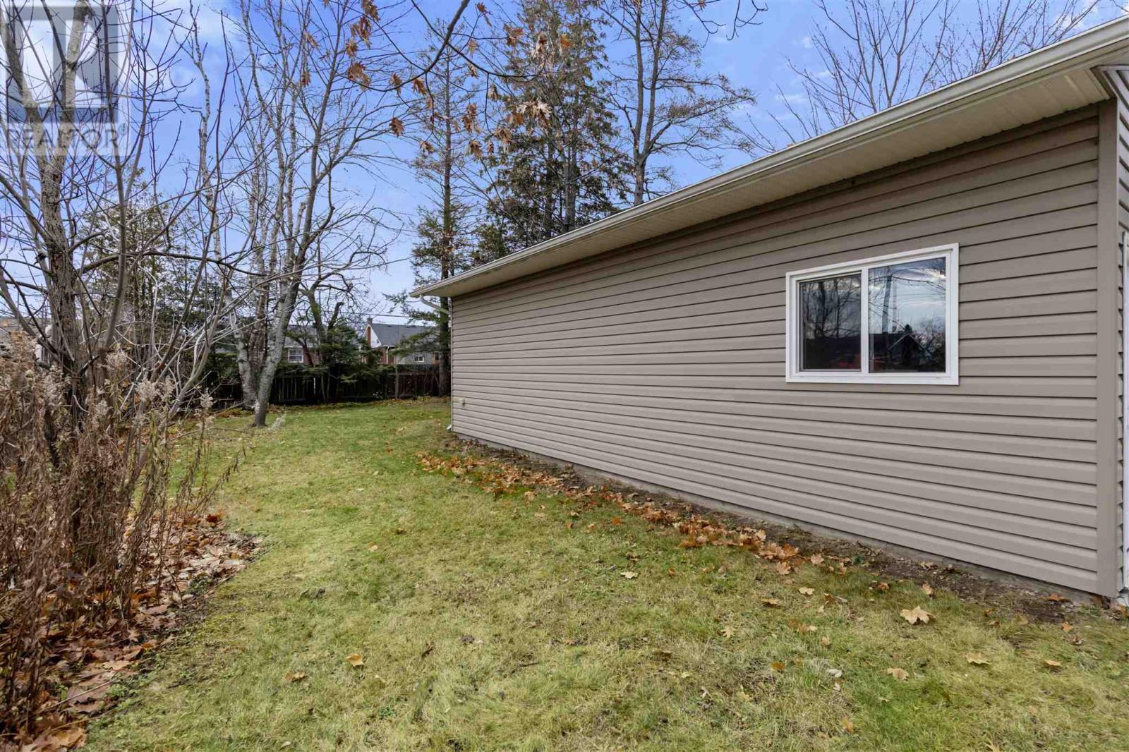 61 Mccrea St, Sault Ste. Marie, ON