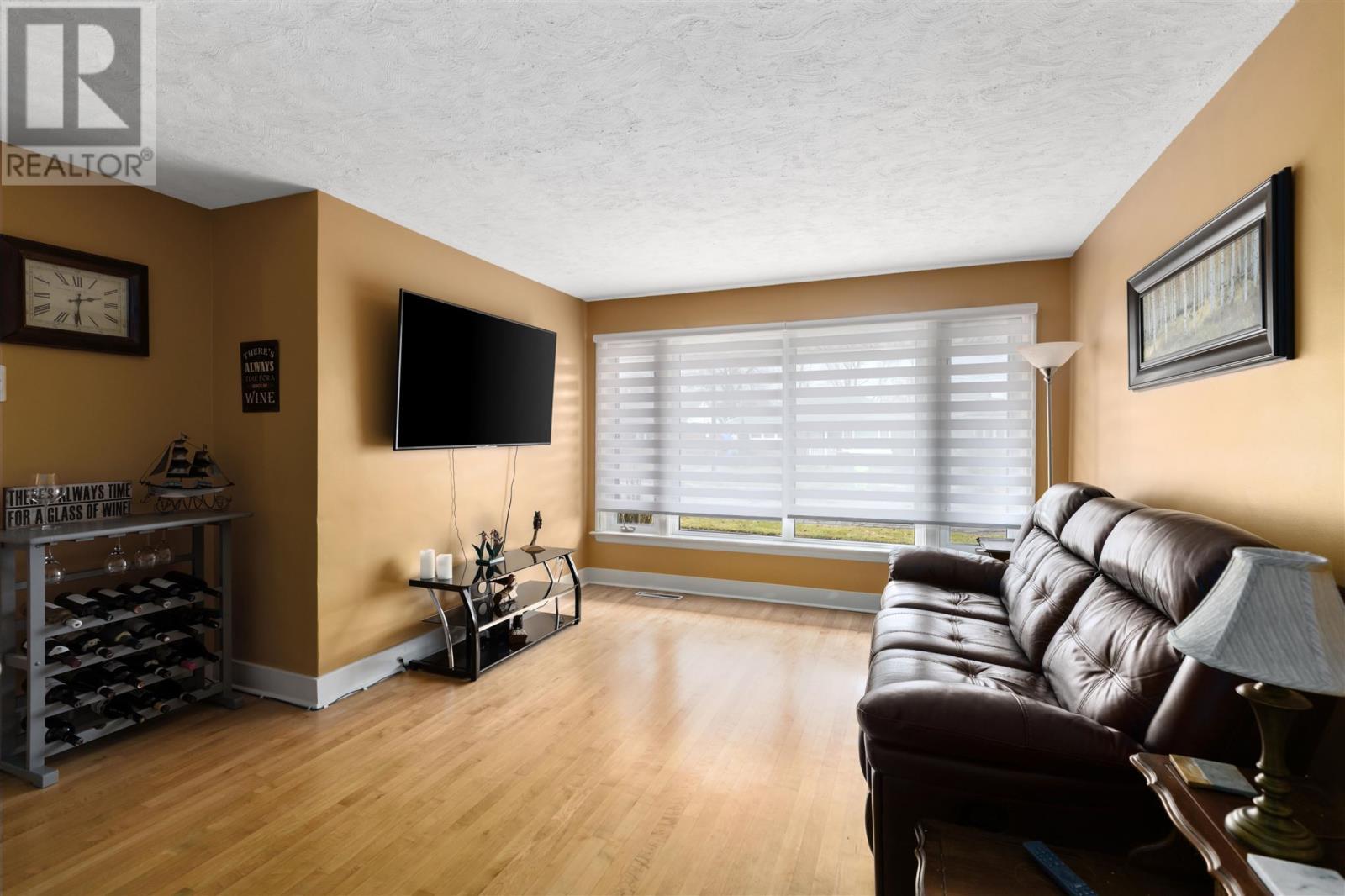 61 Mccrea St, Sault Ste. Marie, ON