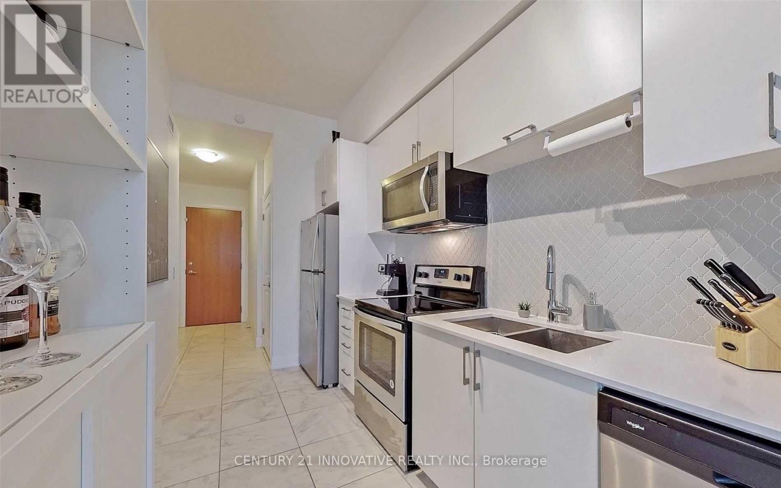 227 - 2800 Keele Street, Toronto, ON - Indoor Photo Showing Kitchen With Double Sink