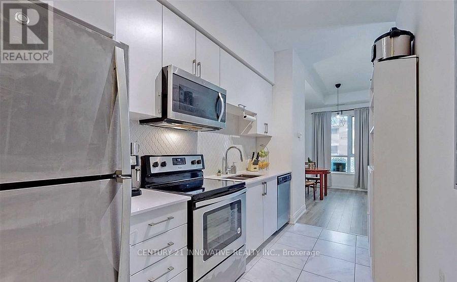 227 - 2800 Keele Street, Toronto, ON - Indoor Photo Showing Kitchen With Upgraded Kitchen