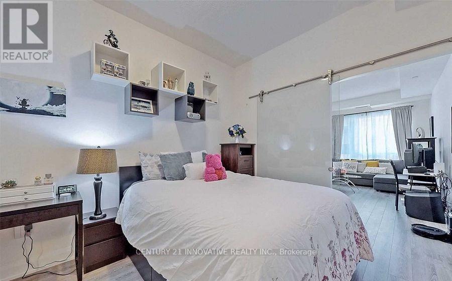 227 - 2800 Keele Street, Toronto, ON - Indoor Photo Showing Bedroom