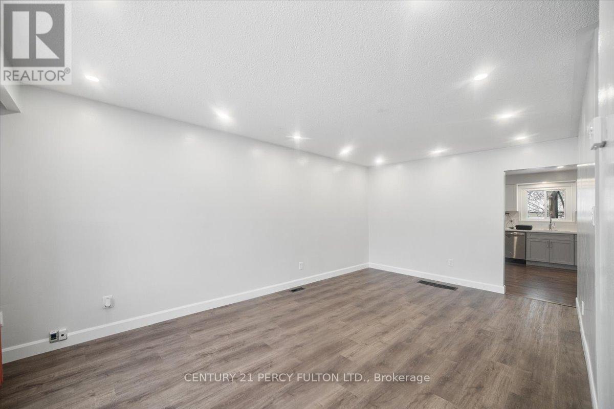 279 Vancouver Crescent, Oshawa, ON - Indoor Photo Showing Other Room