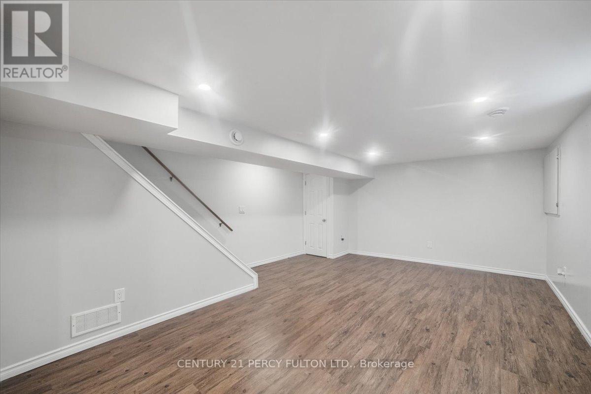 279 Vancouver Crescent, Oshawa, ON - Indoor Photo Showing Other Room