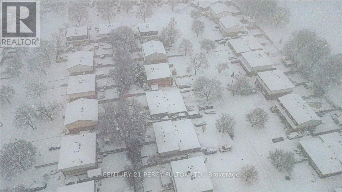 279 Vancouver Crescent, Oshawa, ON - With View