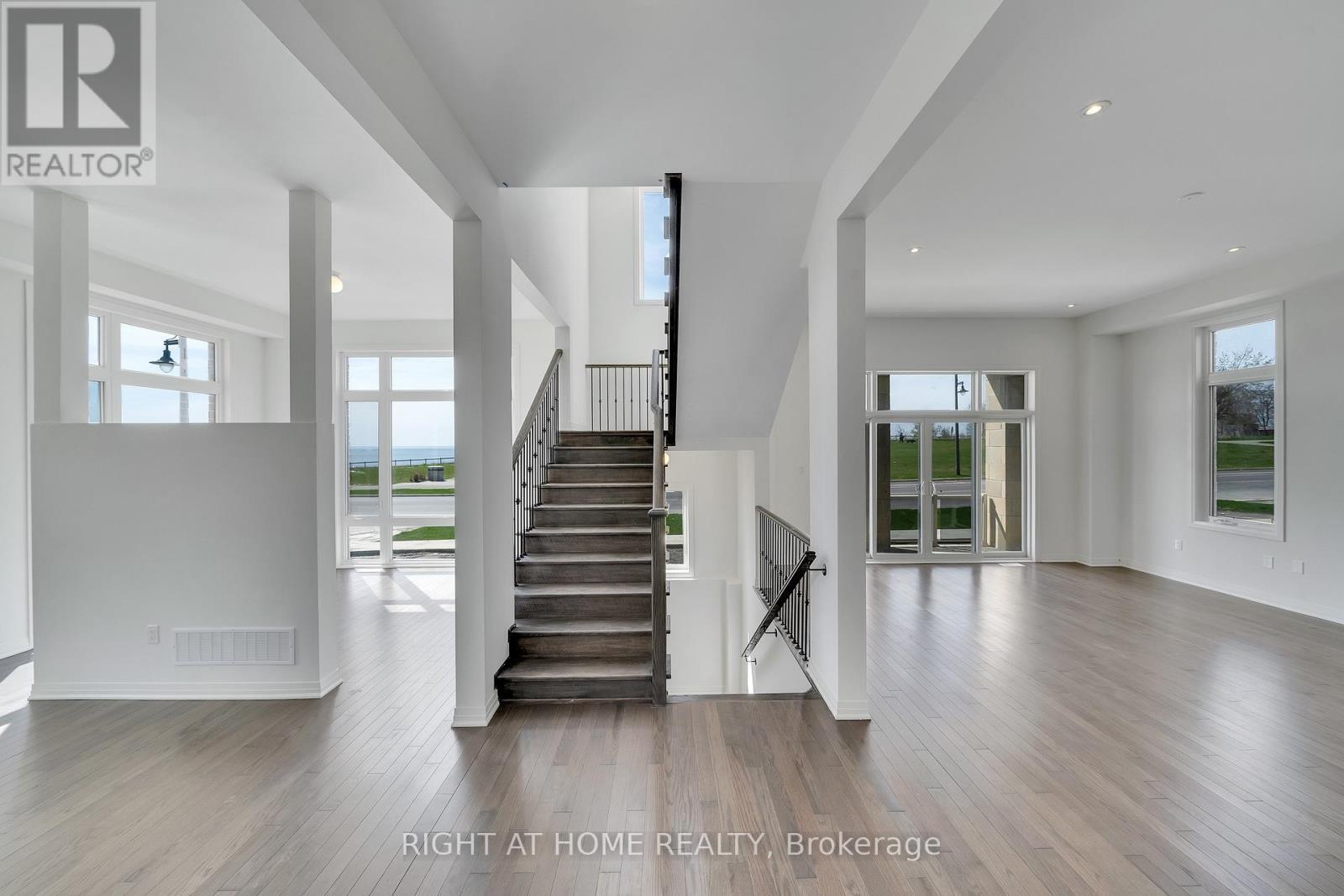 2 Yacht Drive, Clarington, ON - Indoor