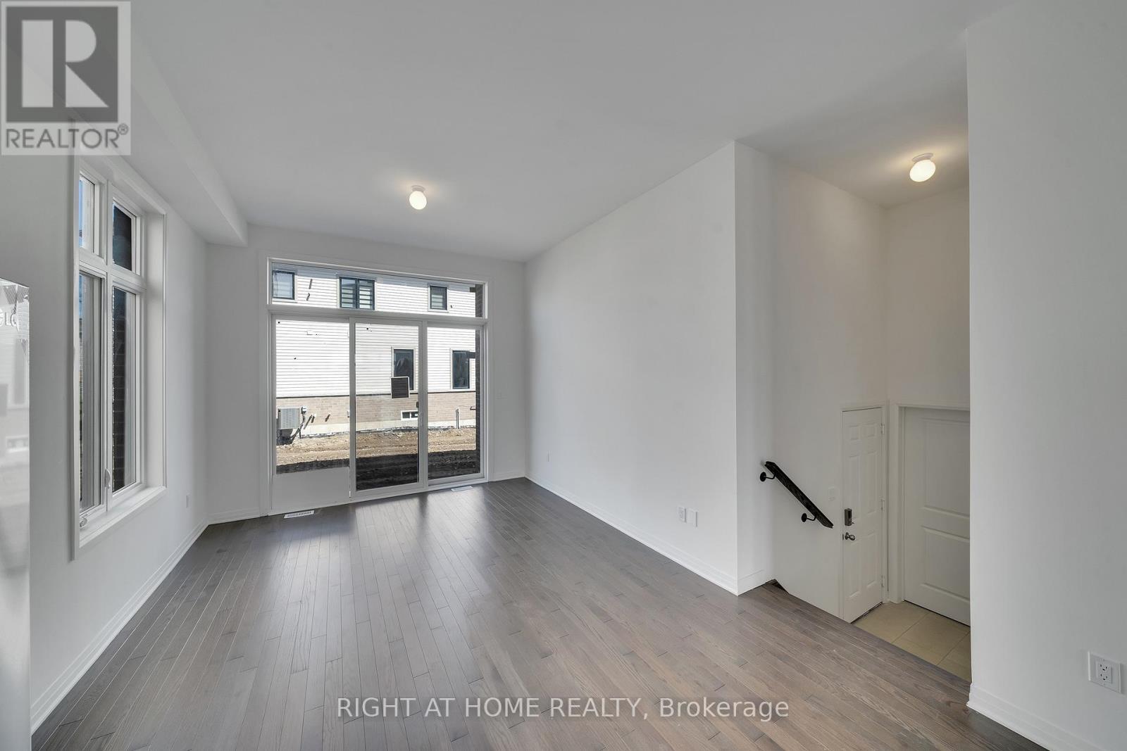 2 Yacht Drive, Clarington, ON - Indoor Photo Showing Other Room