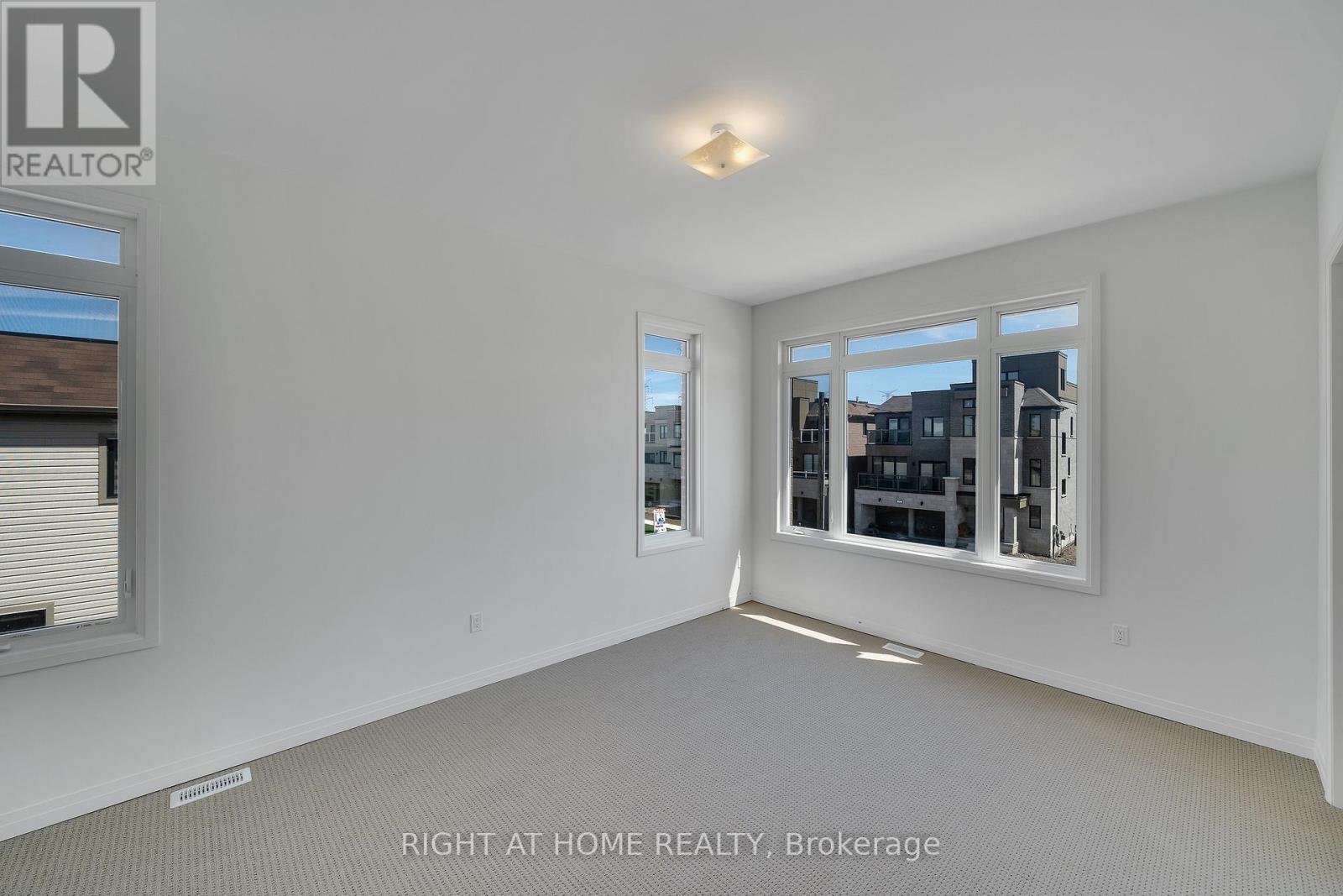 2 Yacht Drive, Clarington, ON - Indoor Photo Showing Other Room