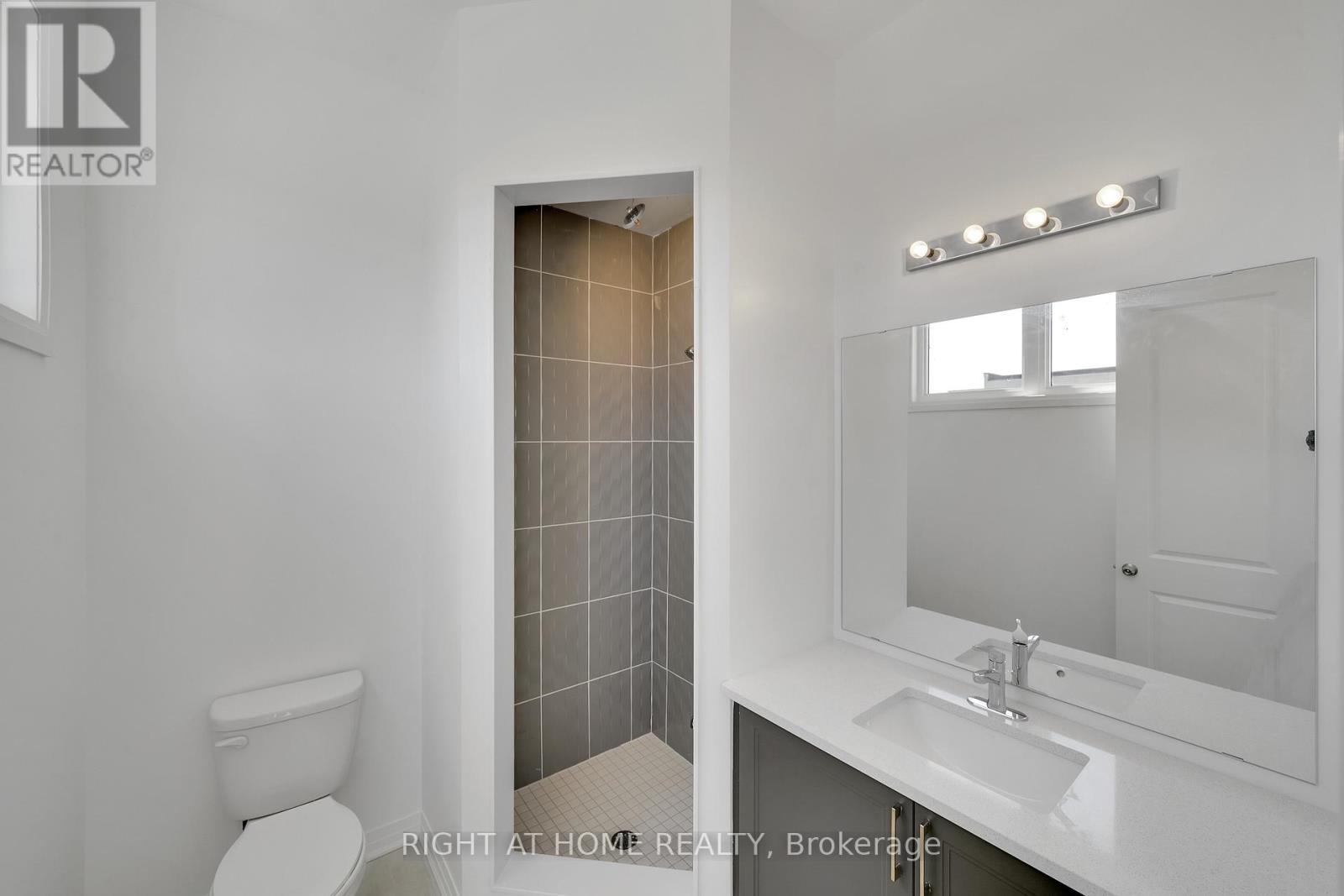 2 Yacht Drive, Clarington, ON - Indoor Photo Showing Bathroom