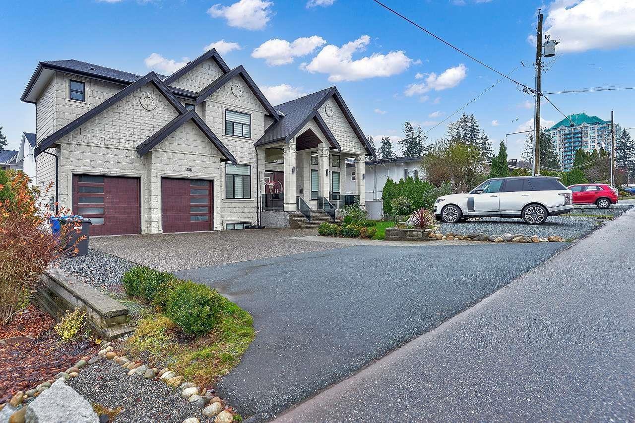 2960 Royal Street, Abbotsford, BC - Outdoor With Facade