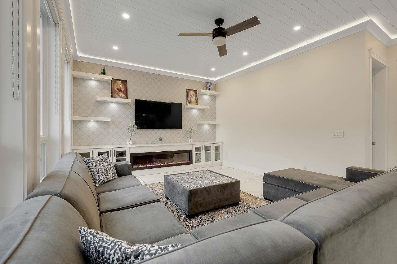 2960 Royal Street, Abbotsford, BC - Indoor Photo Showing Other Room