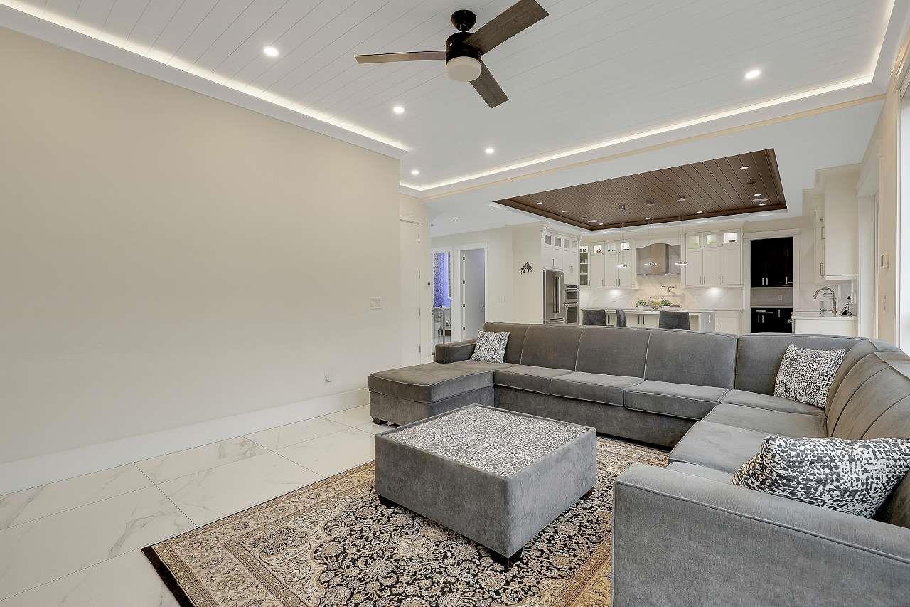 2960 Royal Street, Abbotsford, BC - Indoor Photo Showing Living Room