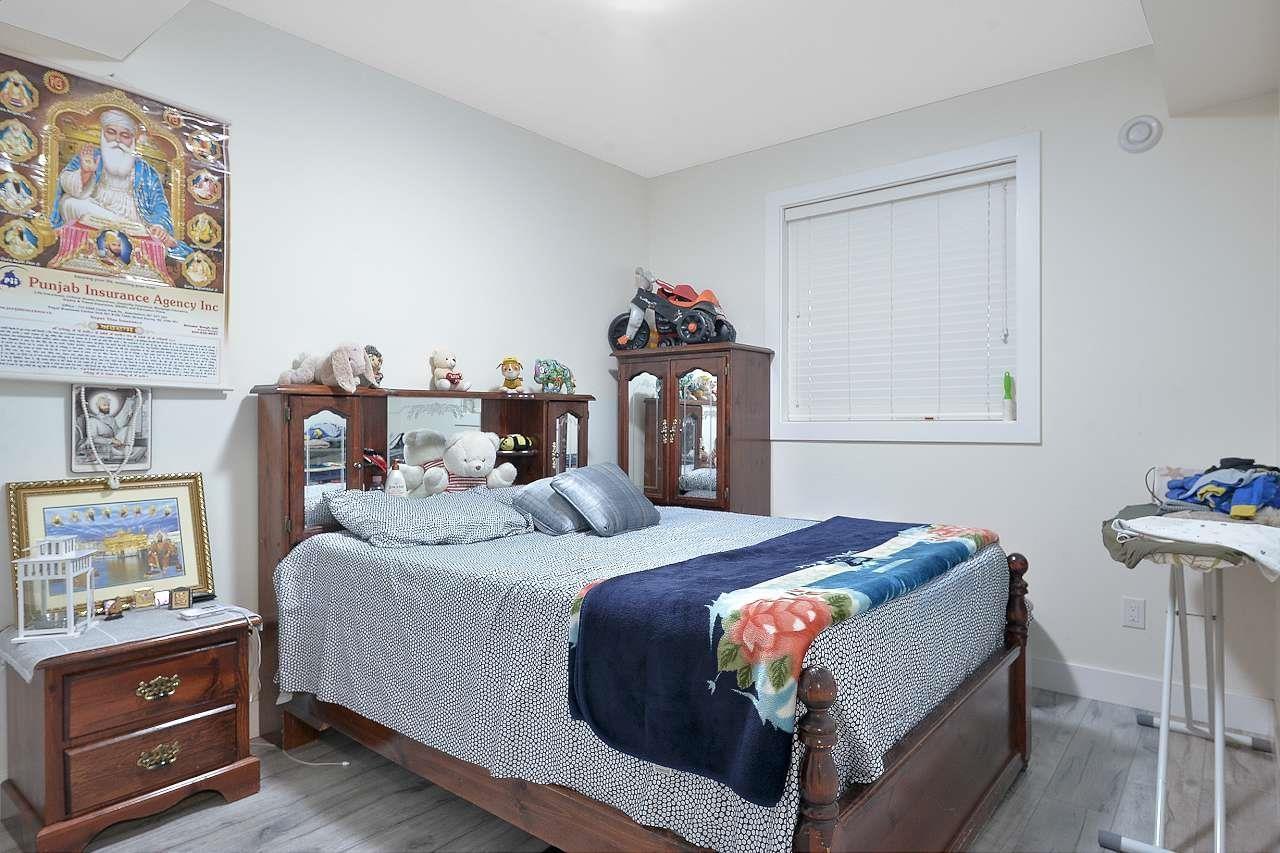 2960 Royal Street, Abbotsford, BC - Indoor Photo Showing Bedroom
