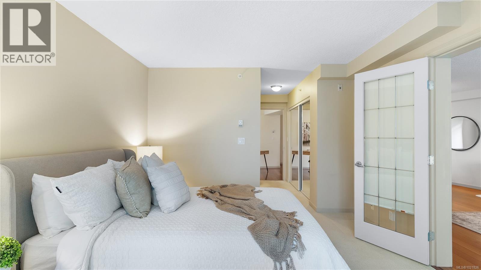 409 827 Fairfield Rd, Victoria, BC