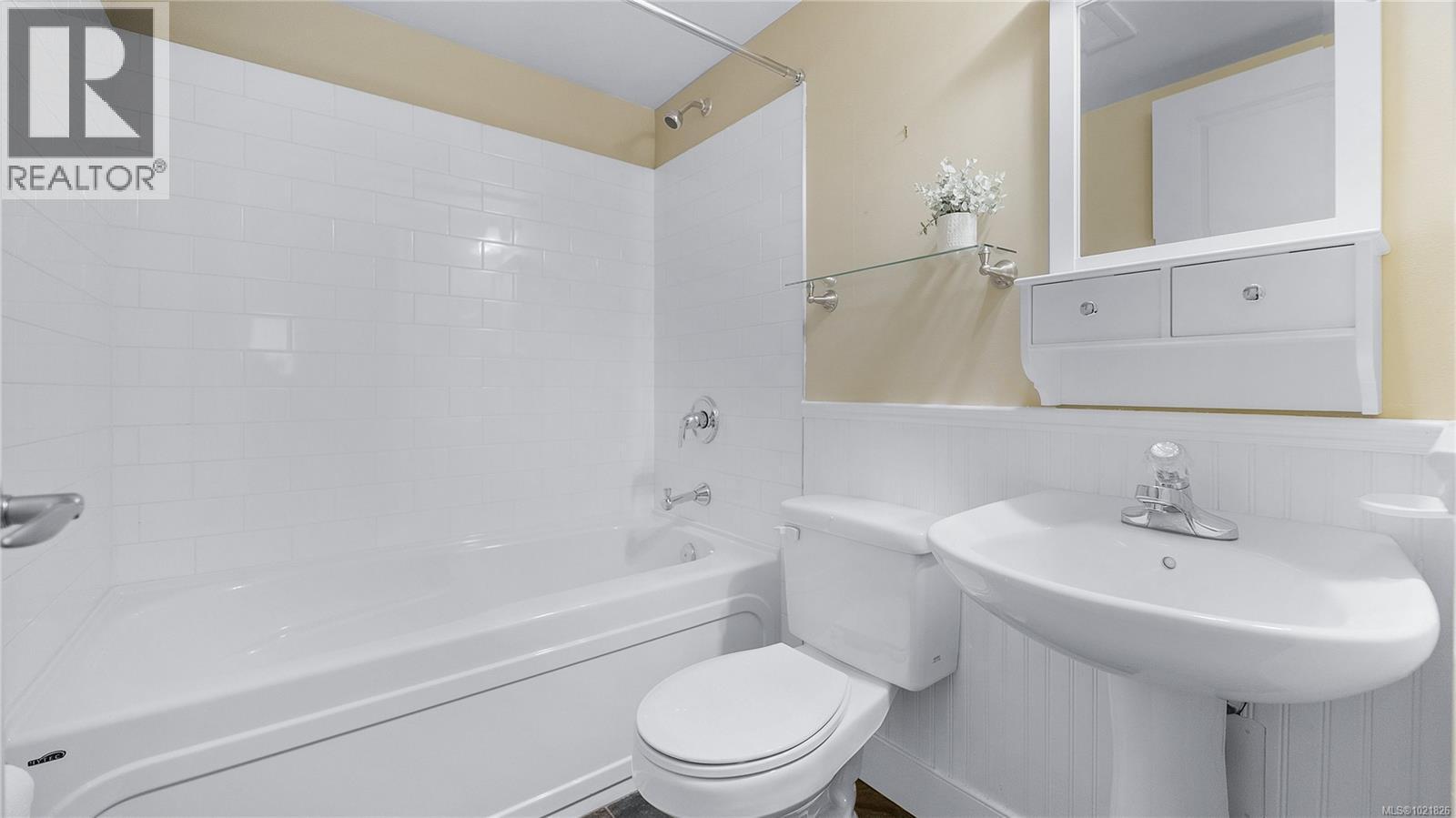 409 827 Fairfield Rd, Victoria, BC