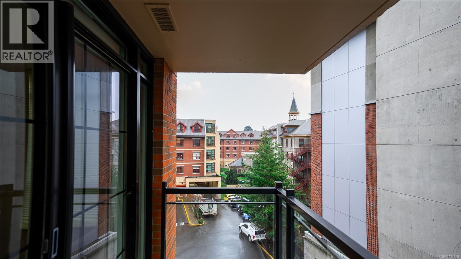 409 827 Fairfield Rd, Victoria, BC