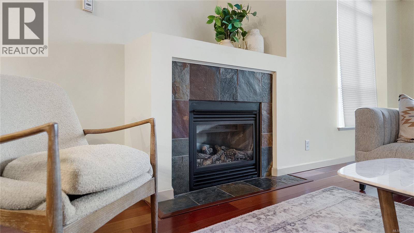 409 827 Fairfield Rd, Victoria, BC