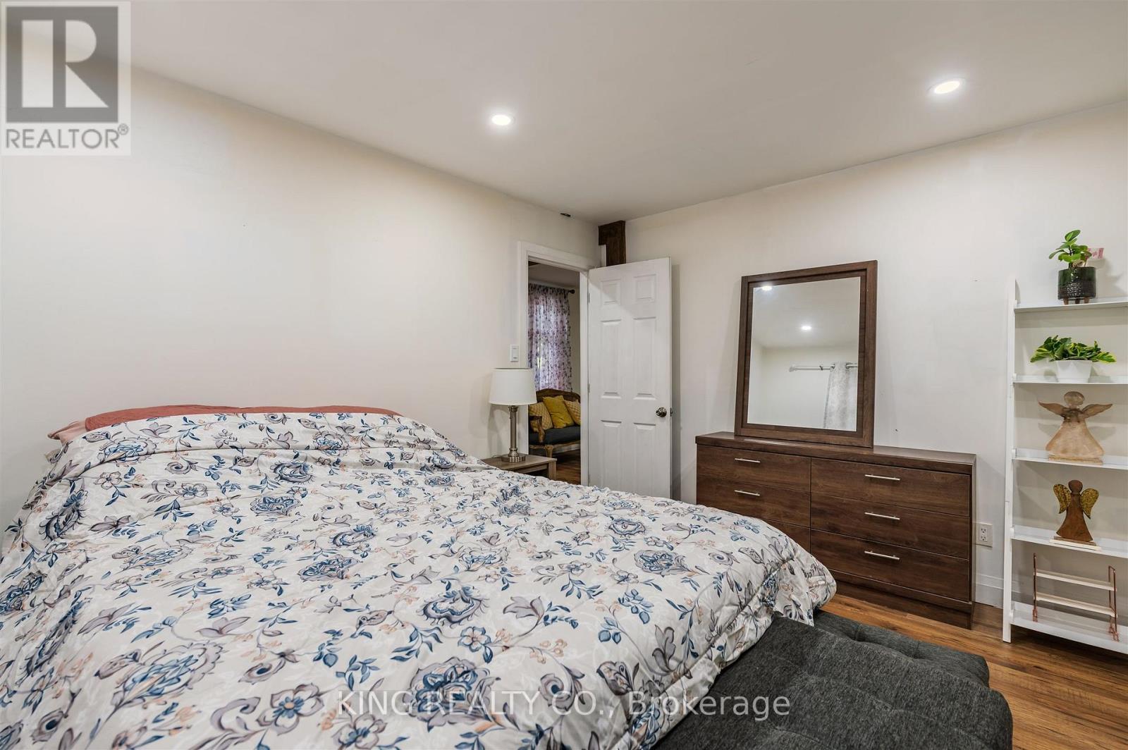 829 Athol Street, Whitby, ON