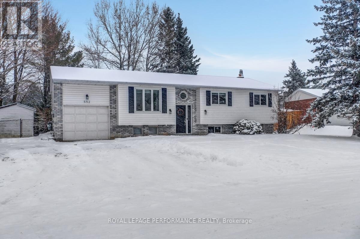 552 Loucks Drive, Russell, ON