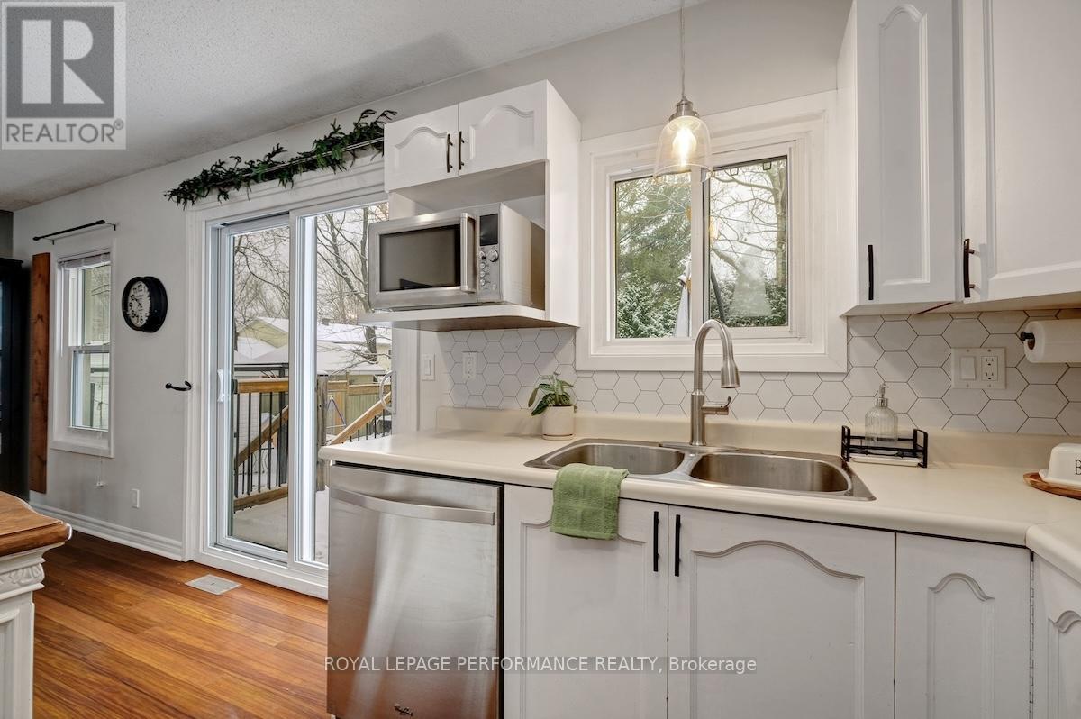 552 Loucks Drive, Russell, ON