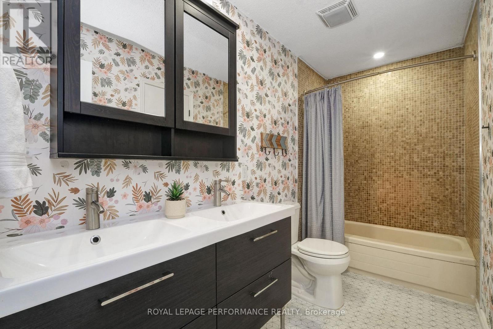 552 Loucks Drive, Russell, ON