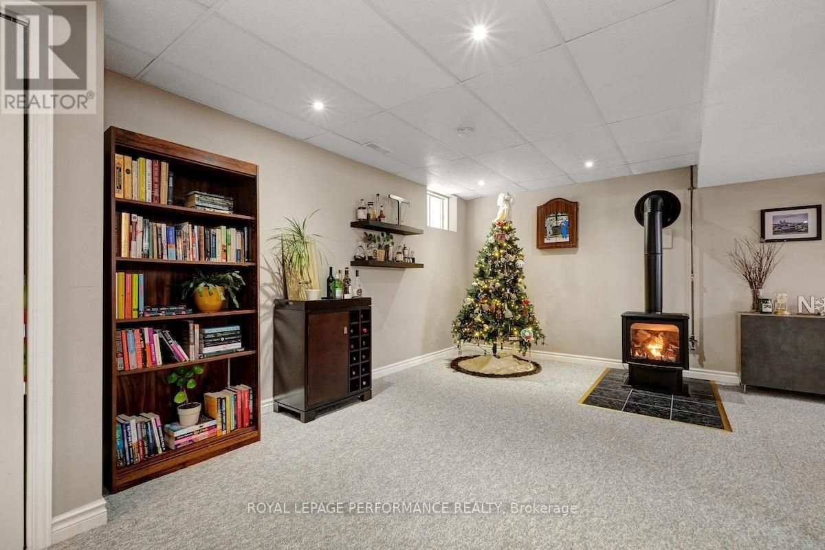 552 Loucks Drive, Russell, ON