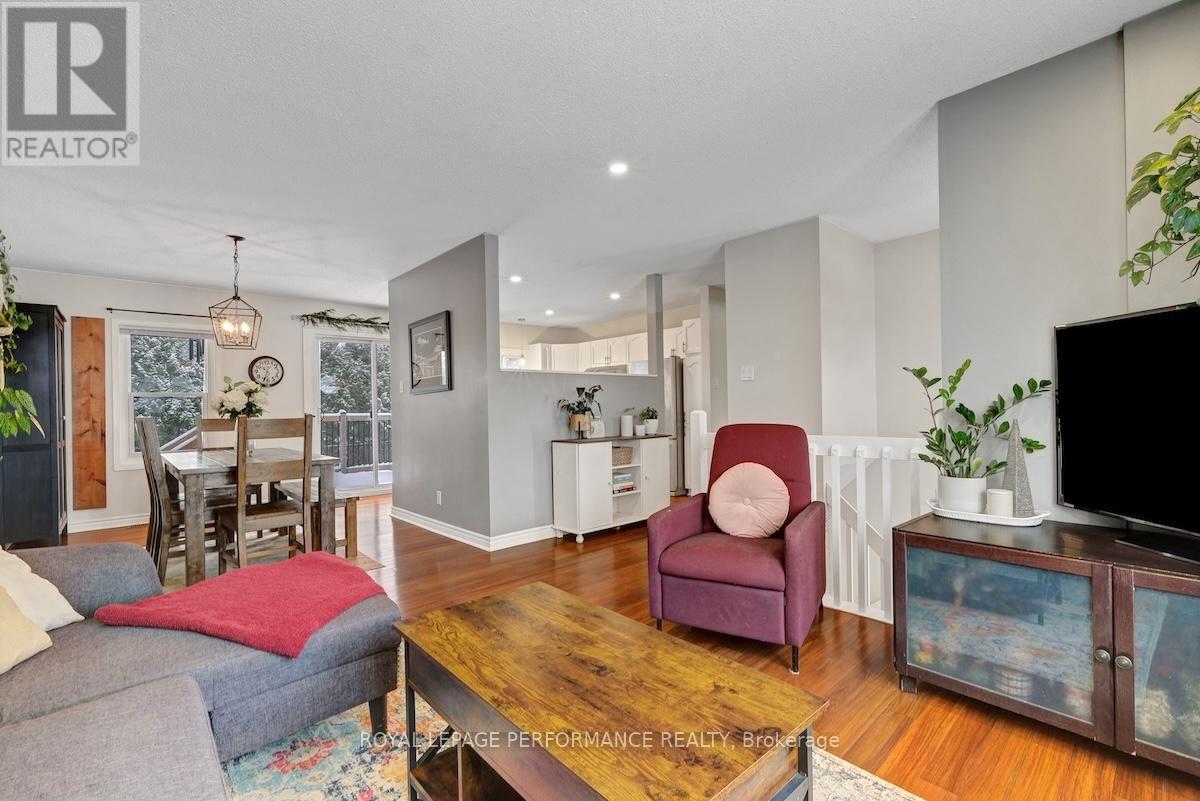 552 Loucks Drive, Russell, ON