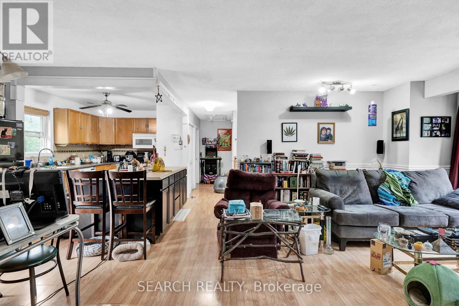 5127 10Th Side Road, Essa, ON - Indoor Photo Showing Living Room
