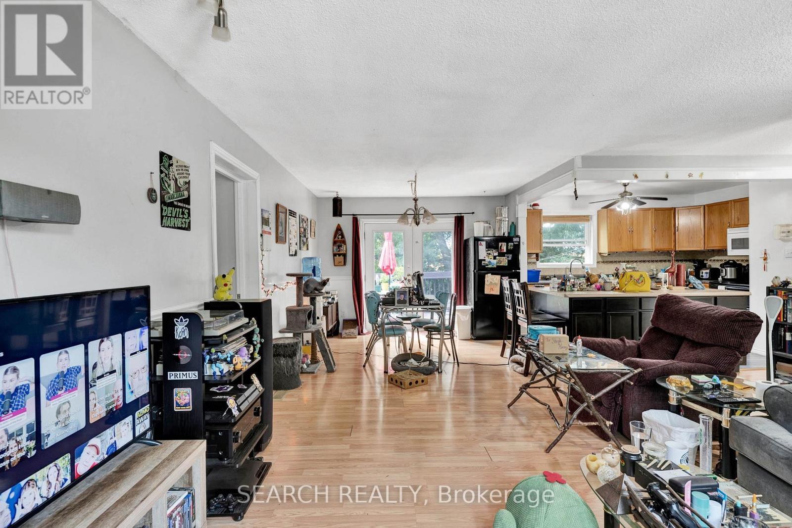 5127 10Th Side Road, Essa, ON - Indoor Photo Showing Living Room