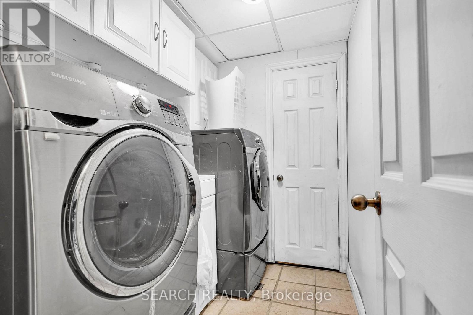 5127 10Th Side Road, Essa, ON - Indoor Photo Showing Laundry Room