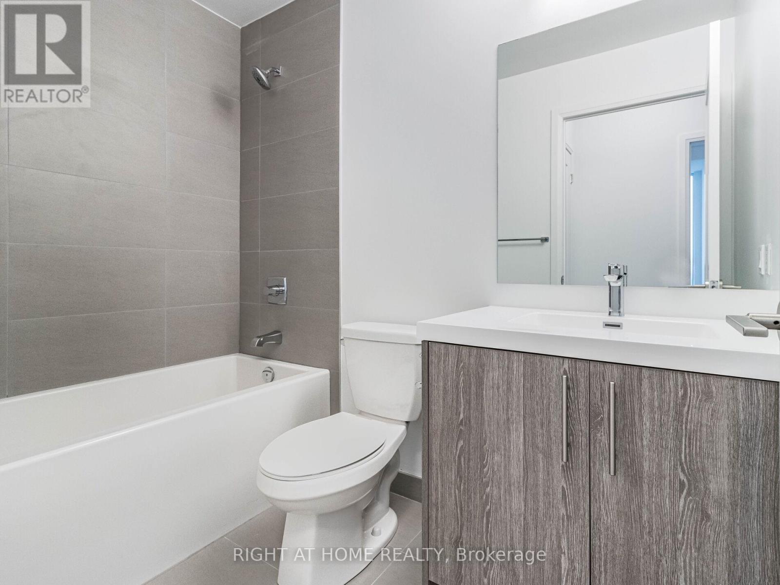 901 - 286 Main Street, Toronto, ON