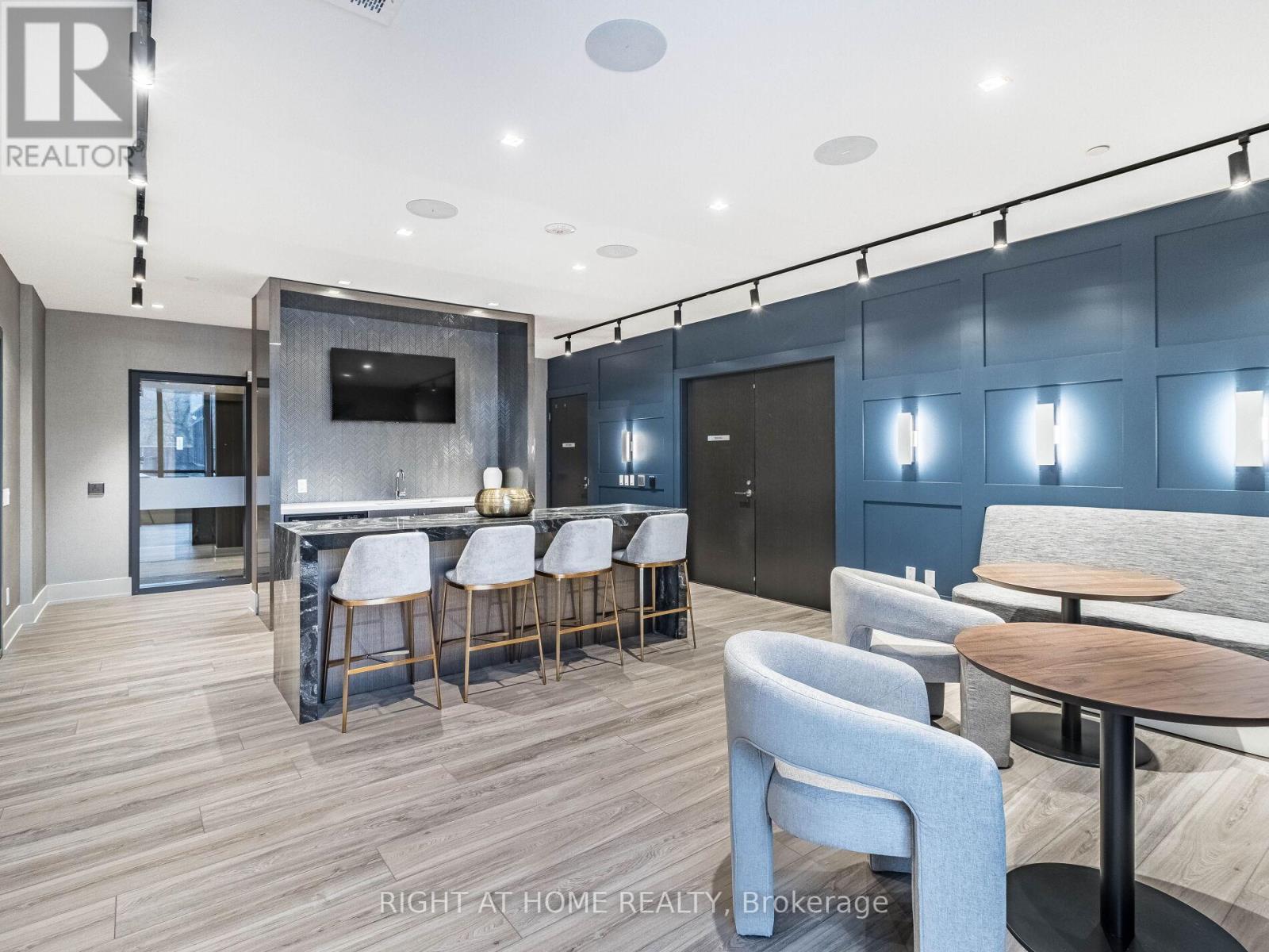 901 - 286 Main Street, Toronto, ON