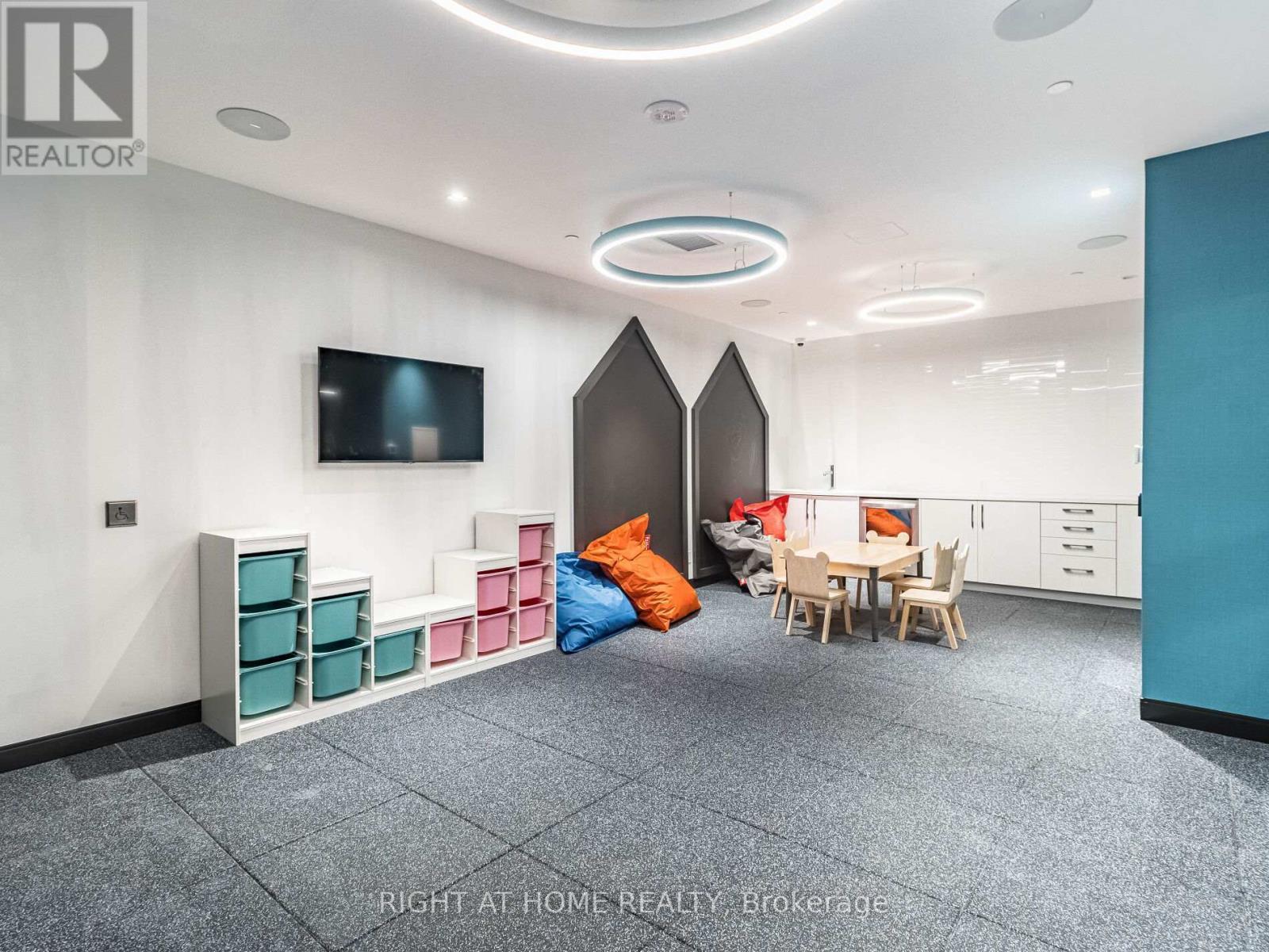 901 - 286 Main Street, Toronto, ON