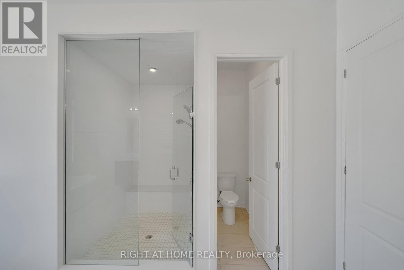 2 Yacht Drive, Clarington, ON - Indoor Photo Showing Bathroom