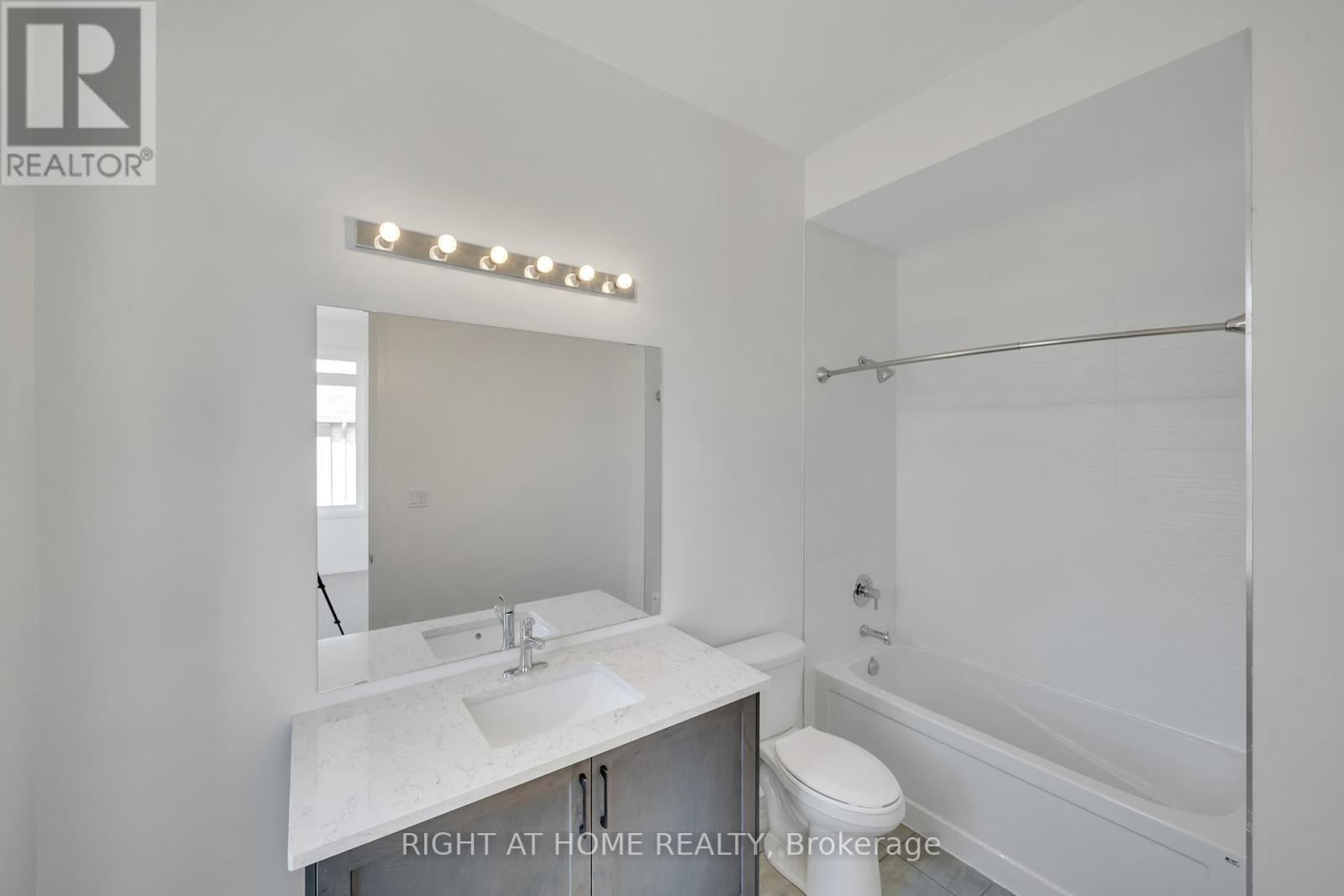 2 Yacht Drive, Clarington, ON - Indoor Photo Showing Bathroom