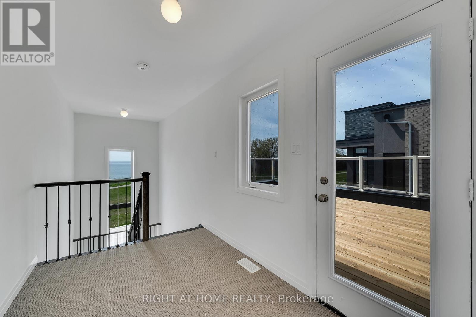 2 Yacht Drive, Clarington, ON - Indoor Photo Showing Other Room