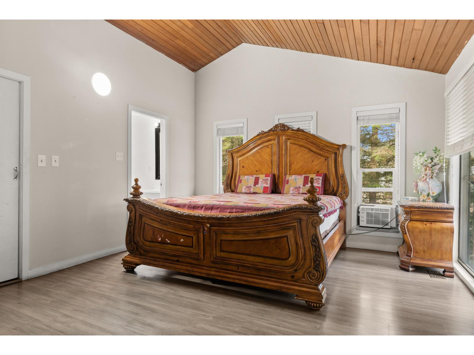 11186 Farms Road, Mission, BC - Indoor Photo Showing Bedroom