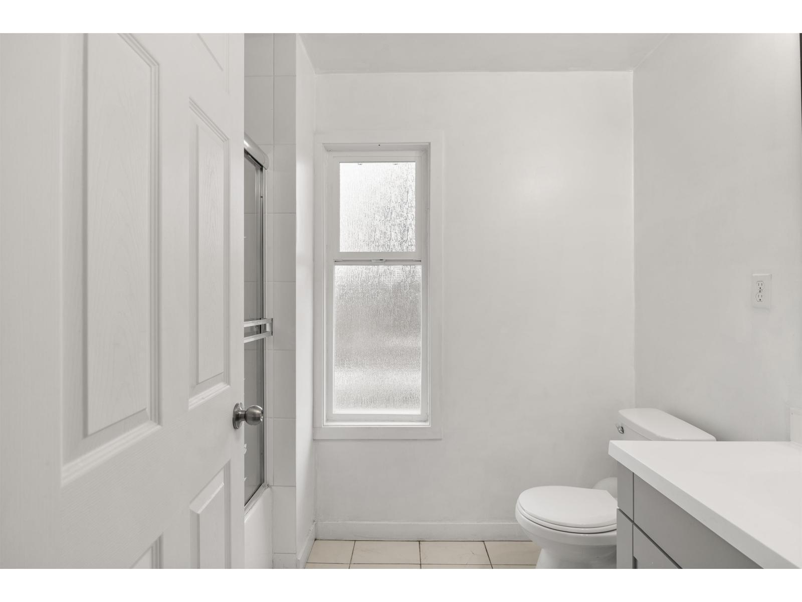 11186 Farms Road, Mission, BC - Indoor Photo Showing Bathroom
